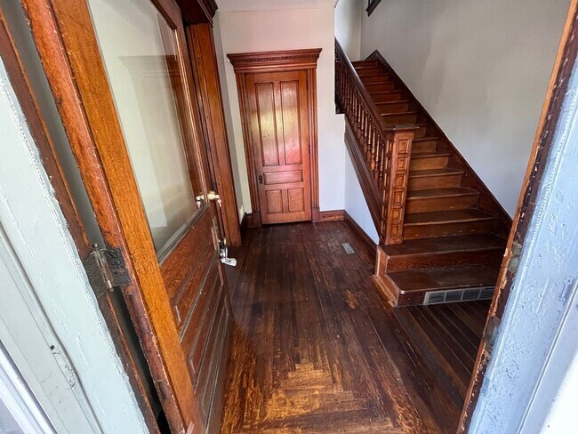 Building Photo - 941 Campbell Ave