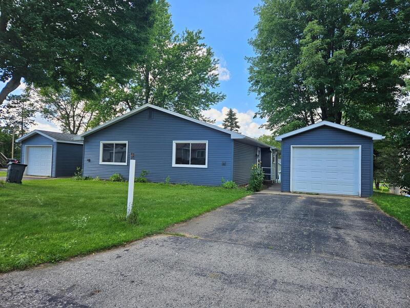 Primary Photo - 306/308 East Parker Street - 306