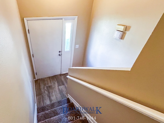 Building Photo - 661/663 N 980 W