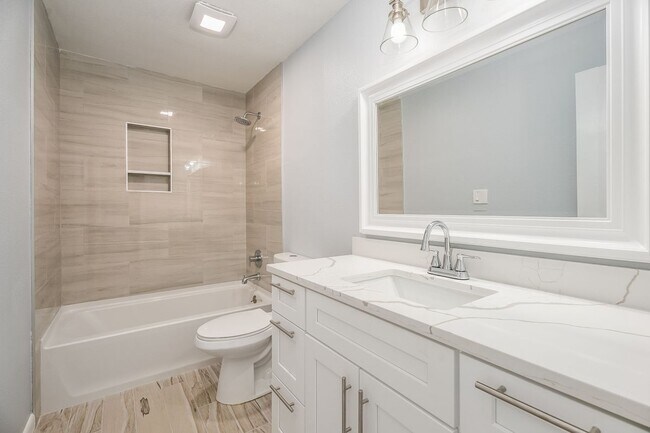 Foto del edificio - 901 Bonita Dr