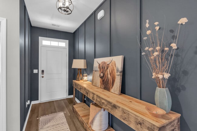 Building Photo - 1049 Burled Oak Rdg Lp SE