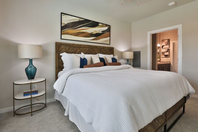 Building Photo - The Devereaux