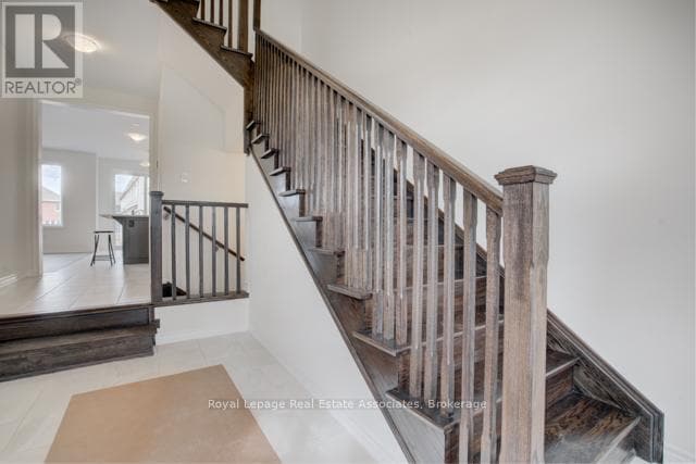 Building Photo - 546 Fir Ct.