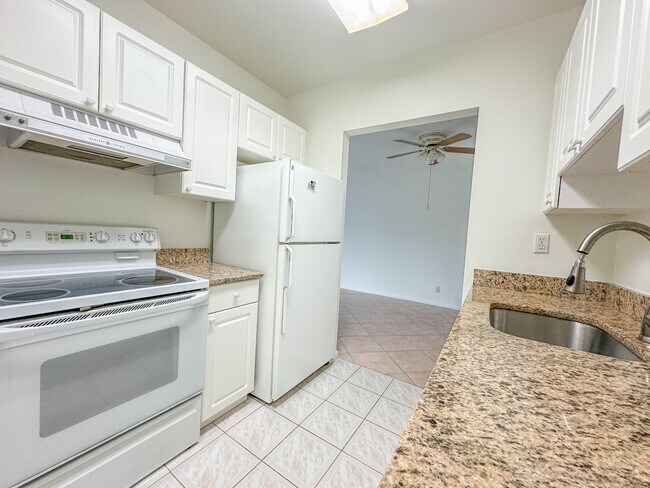 Foto del edificio - 4501 S Ocean Blvd