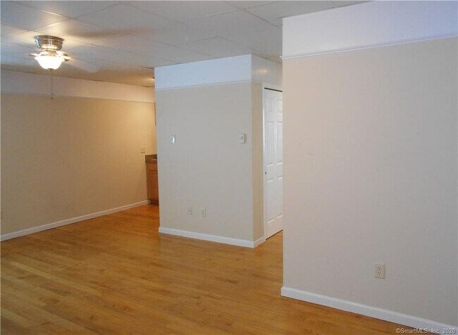 Foto del edificio - 609 Campbell Ave