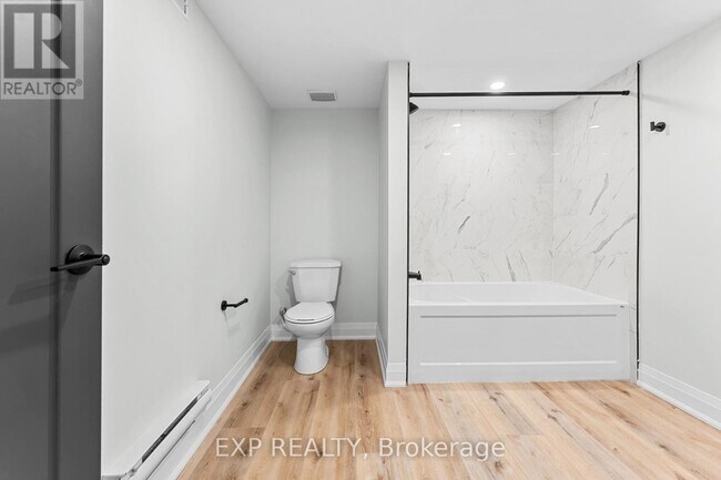 Photo du bâtiment - 952 Main St E