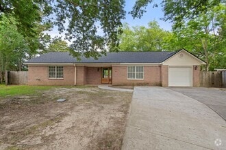 Building Photo - 10 Troyer Ct