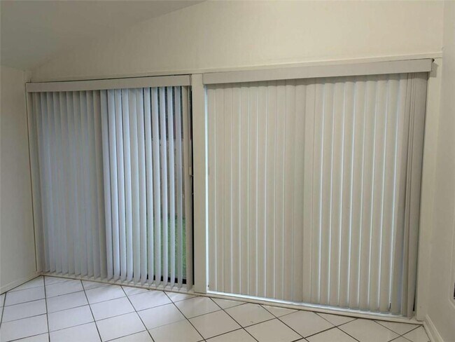 Foto del edificio - 717 Shore Dr
