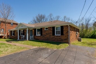 Building Photo - 819 Golf View Pl