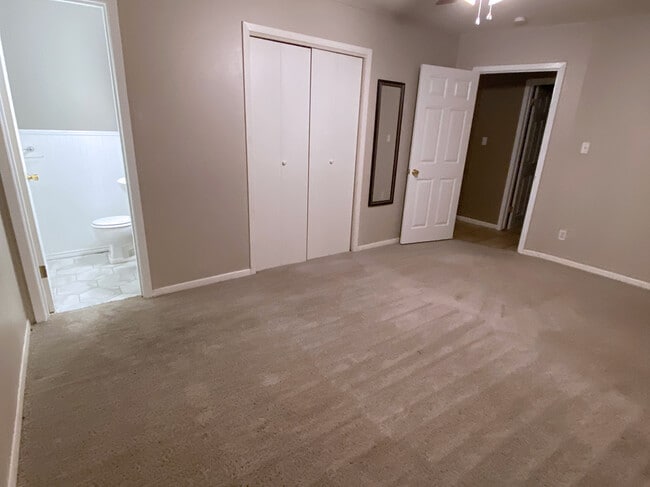 Master bedroom - 703 Lee St