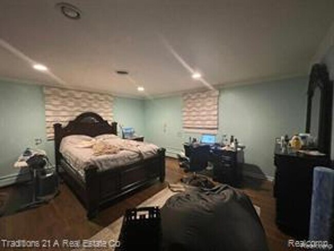 Building Photo - COMING SOON! Elegant 4-Bedroom Home in Pri...