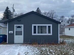 Building Photo - 1034 S 7th Ave