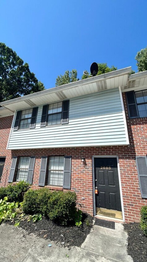 Foto principal - Snellville 2 Bed-2.5 Bath Townhouse, Quiet...
