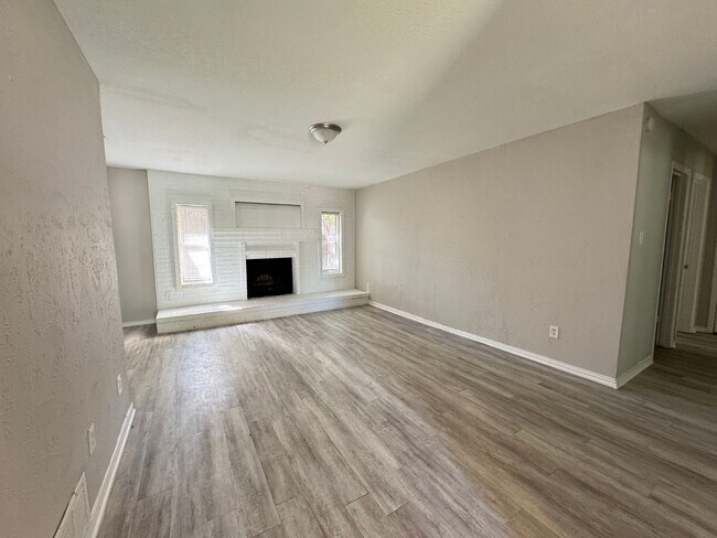 Building Photo - Cozy Living Near Rockwall Lake