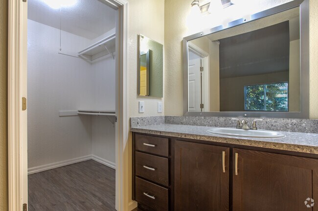 2HAB, 1BA - 952SF - Heather Downs