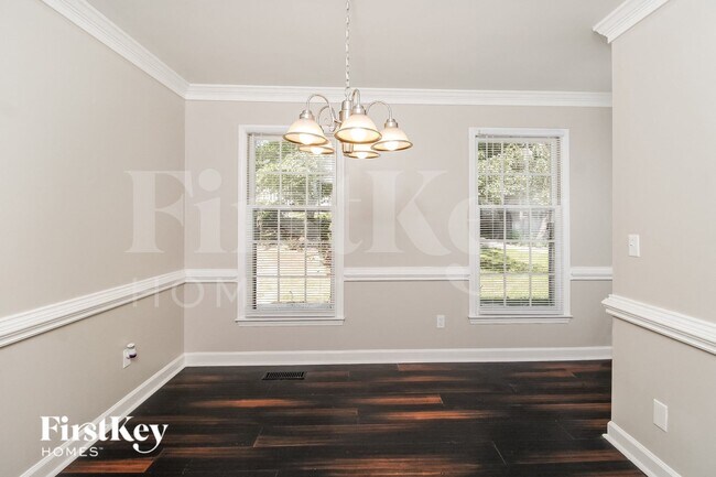 Foto del edificio - 5630 Poplar Hill Ct
