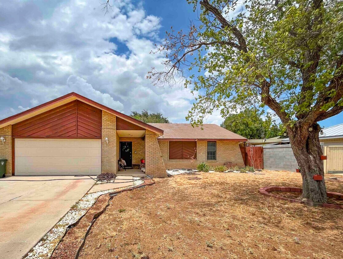 1024 Laurel Dr, Laredo, TX 78045 House Rental in Laredo, TX