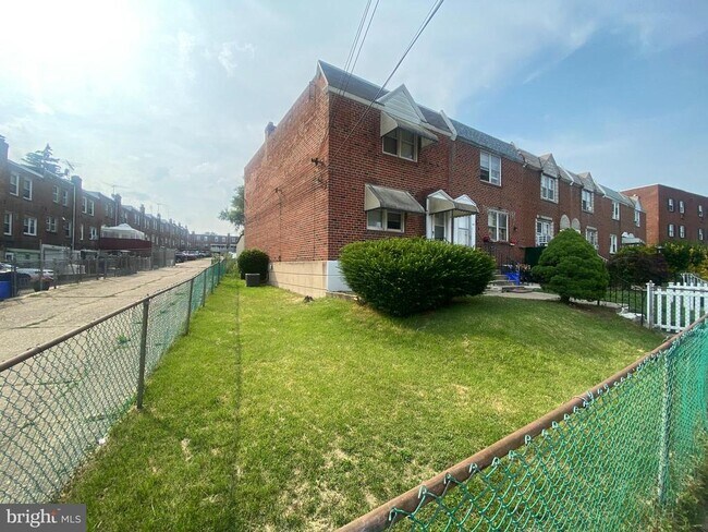 Foto del edificio - 6010 Oakland St