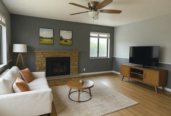 Foto del edificio - 3180 S Breeze Dr