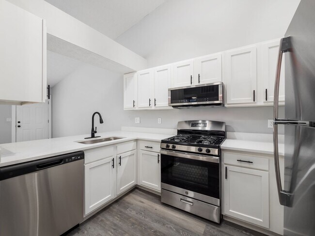 Foto del edificio - Elmwood Villas Apartments
