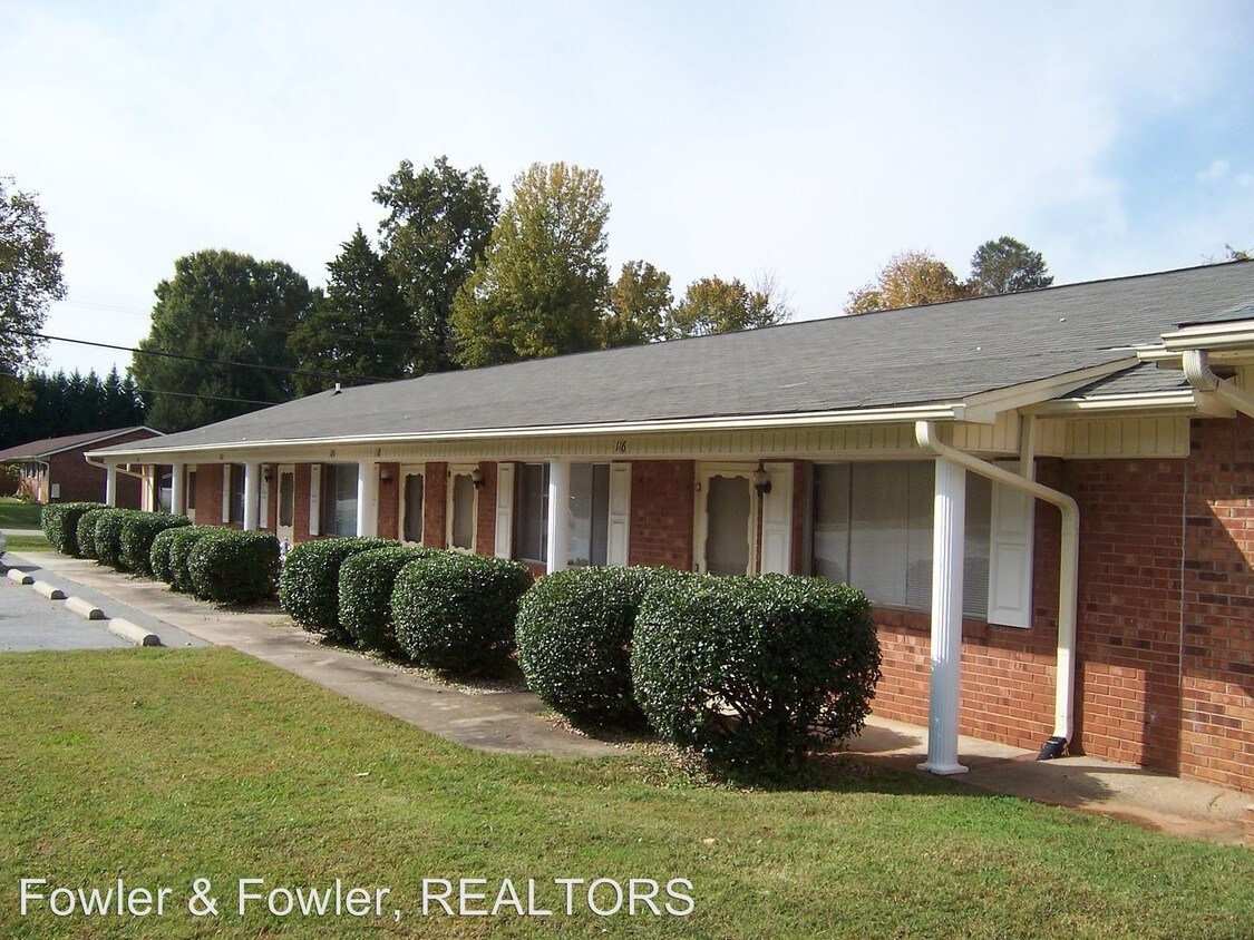 108 Lynn Dr, Archdale, NC 27263 Condo for Rent in Archdale, NC