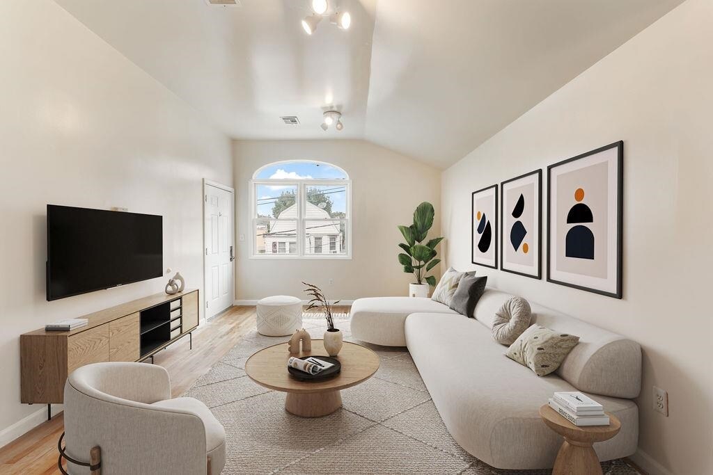 Foto principal - 285 CLAREMONT Ave