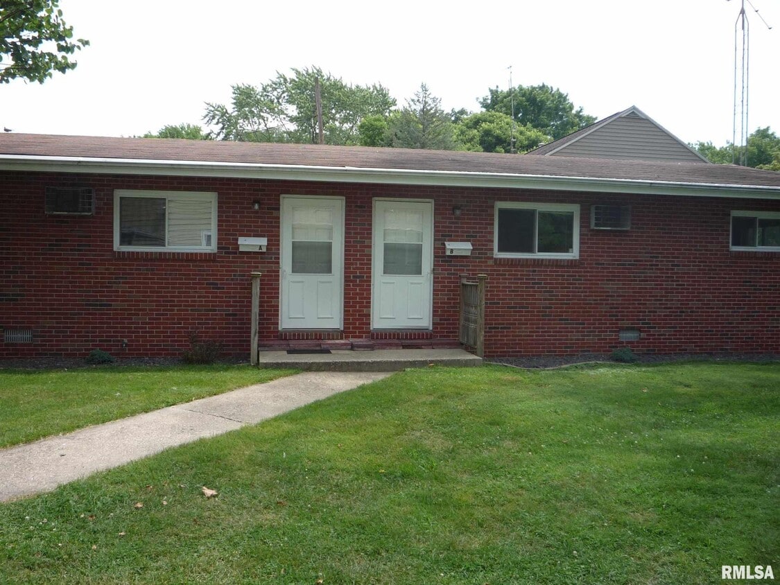 1036 W Centre St, Springfield, IL 62704 Townhome Rentals in