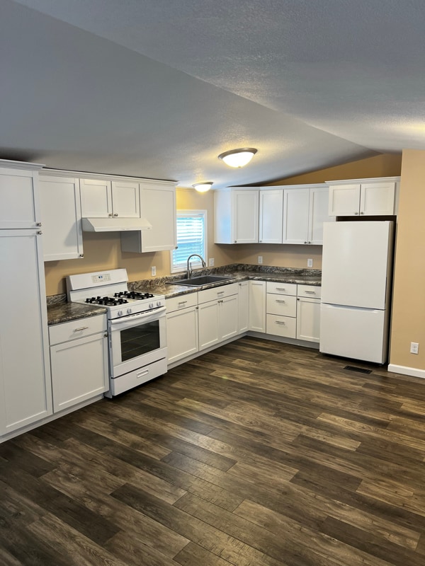 Primary Photo - 911 West Ave