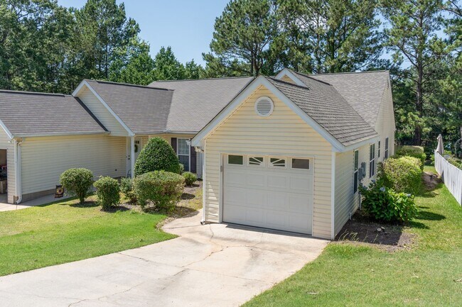 Building Photo - 315 Southbank Dr