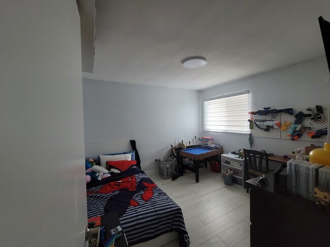 Foto del edificio - 7142 SW 22nd St