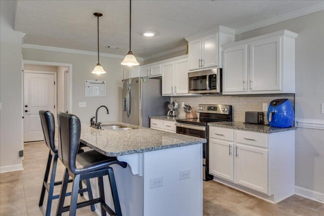 Building Photo - 934 Mulford Lp
