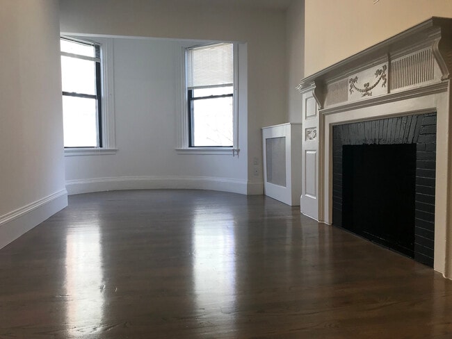 Building Photo - 503 Beacon St