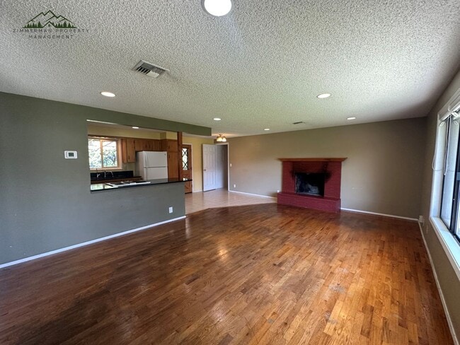Building Photo - 4 Bedroom Home in Hayden Bridge Area w/ La...