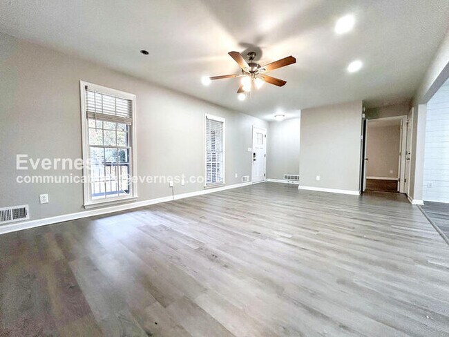 Foto del edificio - 204 Battle Dr