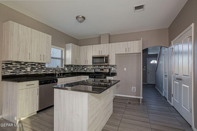 Building Photo - 12918 Clevedon St