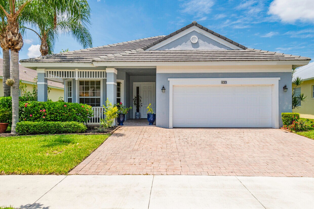 Foto principal - 109 NW Pleasant Grove Way