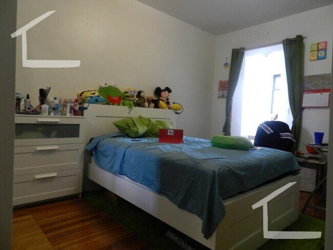 Building Photo - Most Affordable Lower Allston Apt w 2 bath...