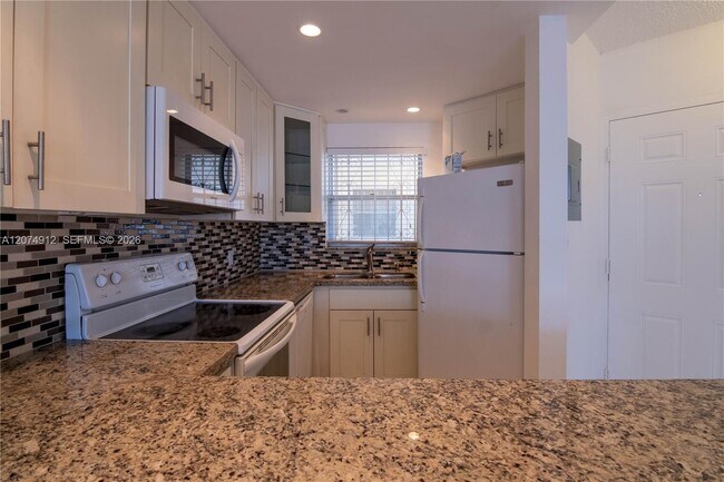 Building Photo - 1750 W 46th St
