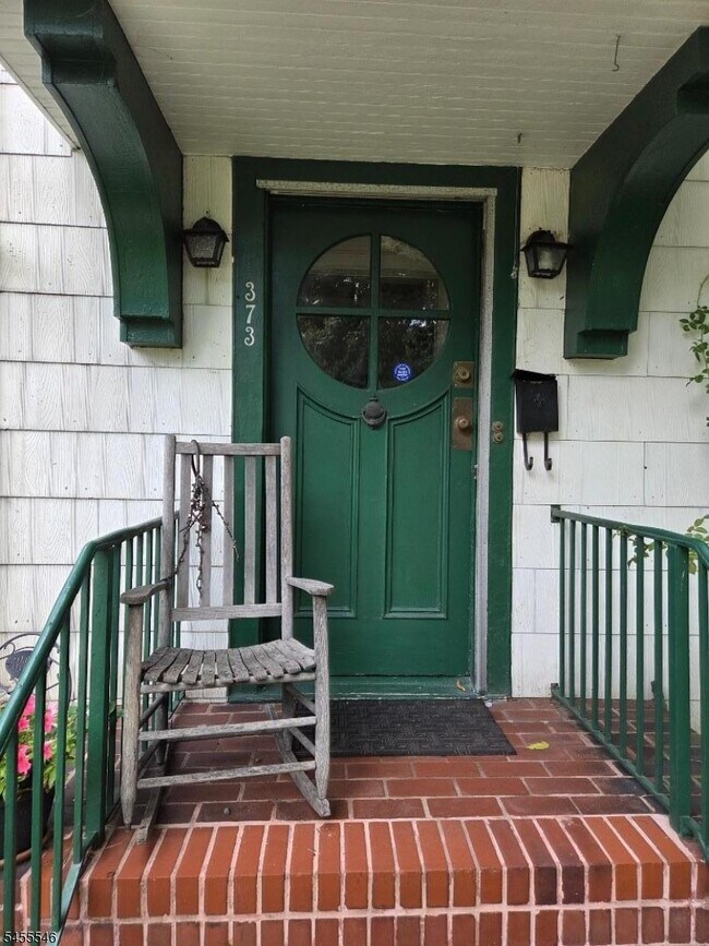 Building Photo - 373 Claremont Ave