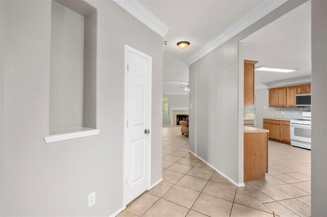 Foto del edificio - 8014 Blackcherry Ln