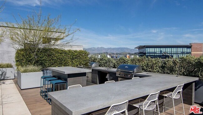 Foto del edificio - 530 S Hewitt St