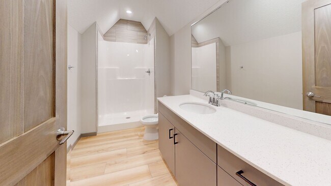 Foto del edificio - Remodeled 10 Bedroom House in Dinkytown!