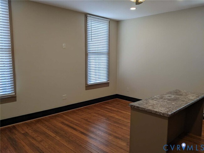 Foto del edificio - 519-521 Grove Ave