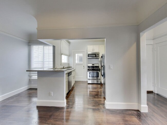 Photo - 234 17th Ave Apartment