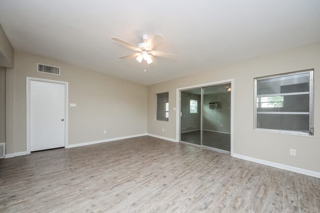 Building Photo - 1790 Viburnum Ln