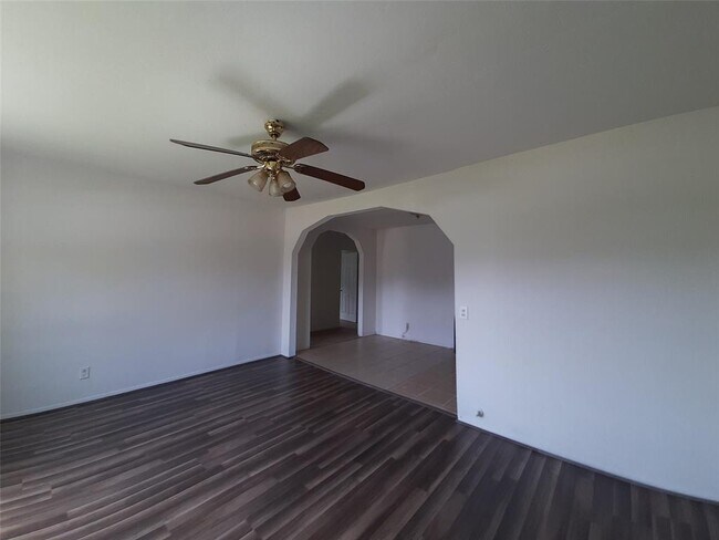 Building Photo - 10322 Rosehaven Dr