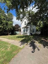 Building Photo - 759 Carpenter St