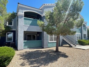 Building Photo - 6955 N Durango Dr
