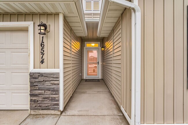 Foto del edificio - Spacious 4bd/2ba, Single Level Home in Qui...