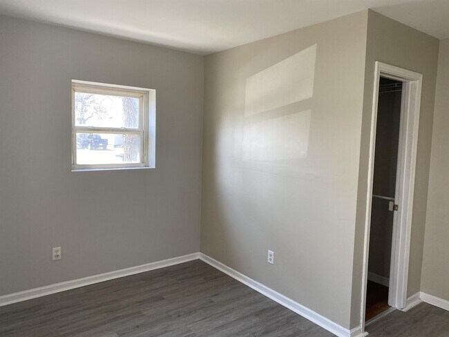 Building Photo - 2753 Henry St
